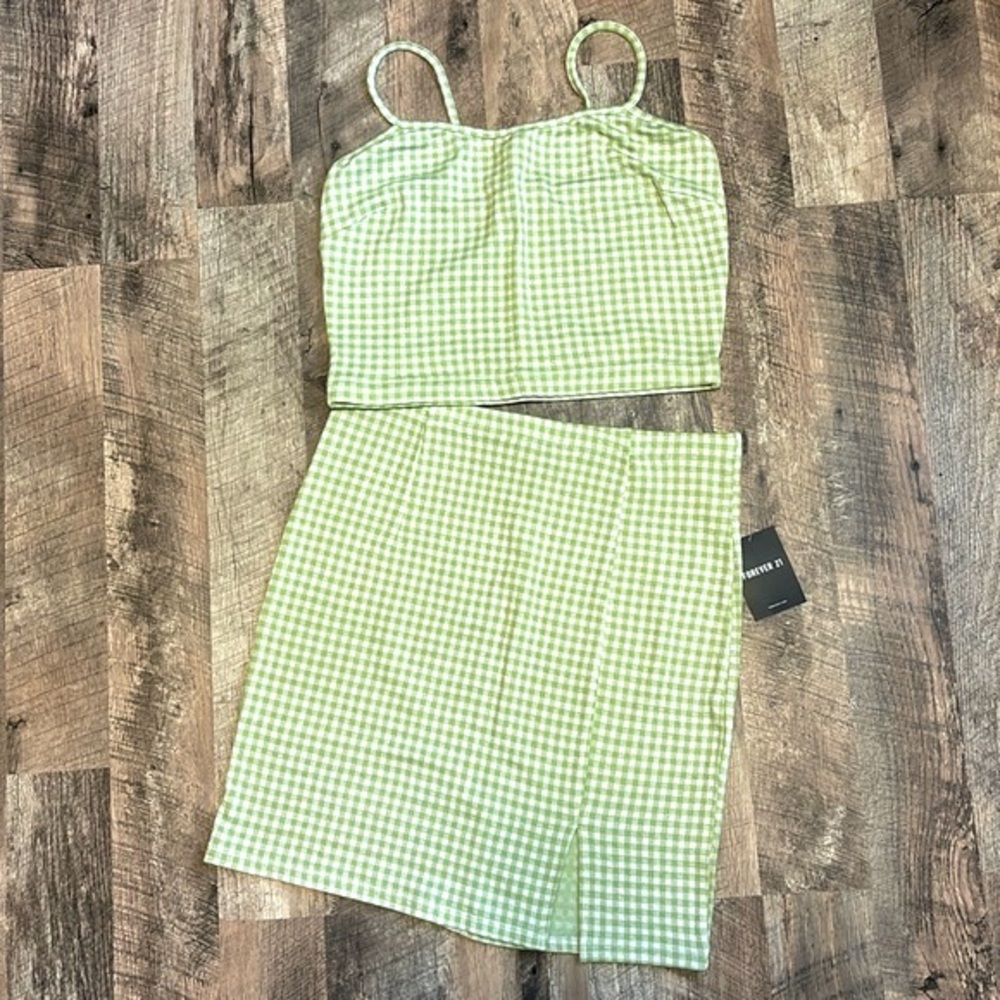 NWT. Forever21 Light Green & Cream Two Piece Gingham Set. Size Large.